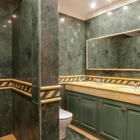 218 Puerto Banus Front Line 270 Meters マルベーリャ