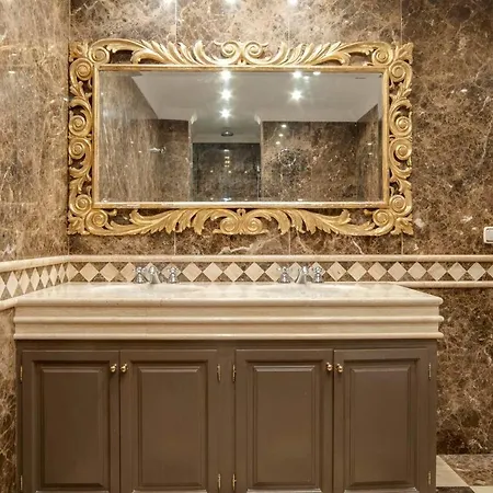 Appartement 218 Puerto Banus Front Line 270 Meters Marbellac