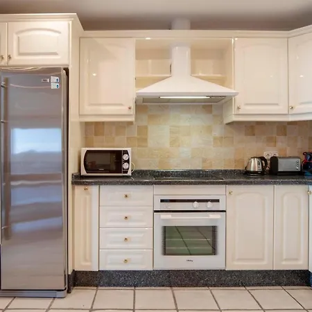 218 Puerto Banus Front Line 270 Meters Apartament Marbella