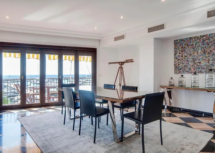 아파트 218 Puerto Banus Front Line 270 Meters 마르베야