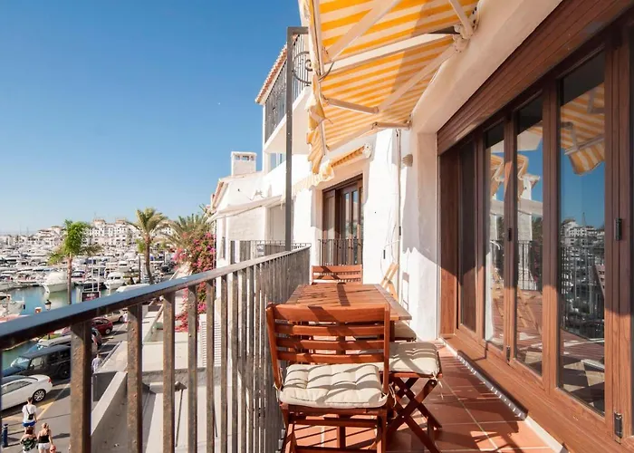 아파트 218 Puerto Banus Front Line 270 Meters 마르베야